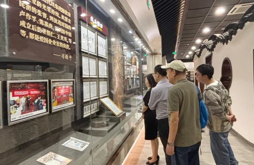 參觀3.jpg